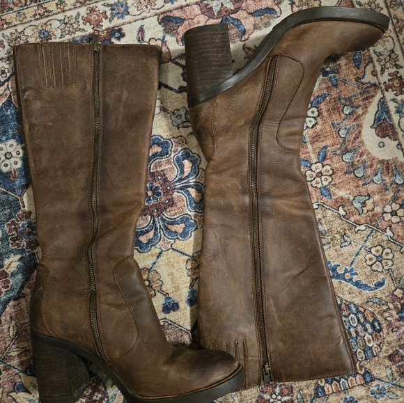 Born Brown Leather Boots - Picture 4 of 9